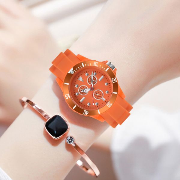 W0160G Elegant Quartz Watch , Water resistant 5ATM Mens Business Wrist Watches