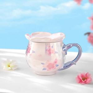 China Large capacity textured mug with lid for girls ceramic mug in the shape of peach pearls for birthday gift mugs cups on sale
