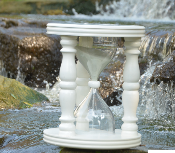 8 Hour Sand Timer Hourglass Stool Wood Color Customized ODM