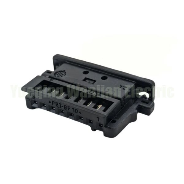 8 Pin 3D0972708A 0-1718547-1 6954522-01 Compass Reversing Light connector
