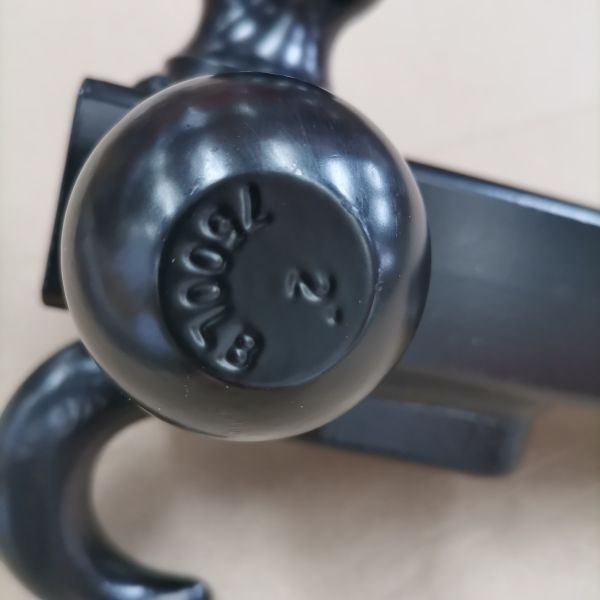 2" Tubular Shank Tri Ball Hitch With Black Balls And Recovery Hook