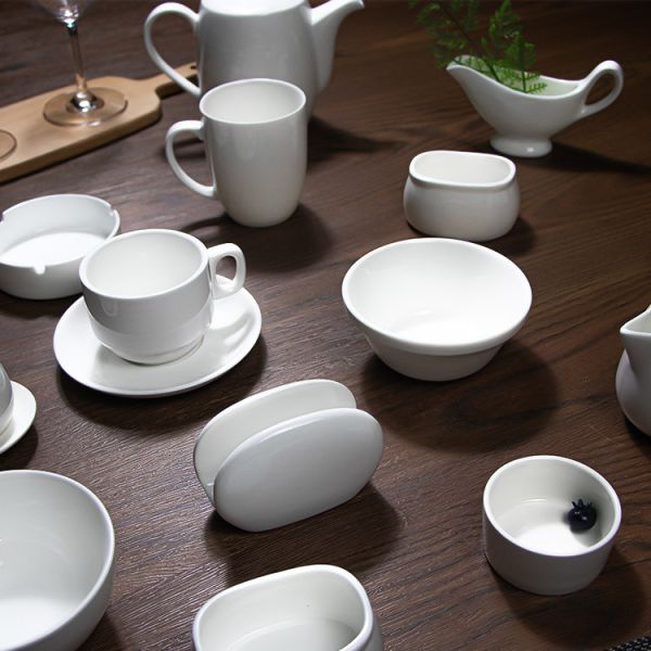 Quality New Ceramic White Porcelain Dinnerware Sets Minimalist Ins wholesale