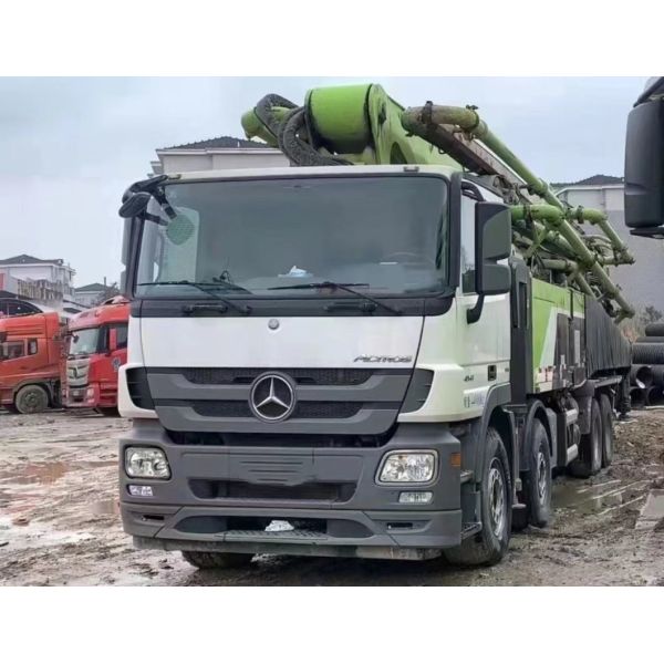 Semi-Dry Shotcrete Structure Cylinder Type Zoomlion 63m Concrete Pump Truck Remanufacture