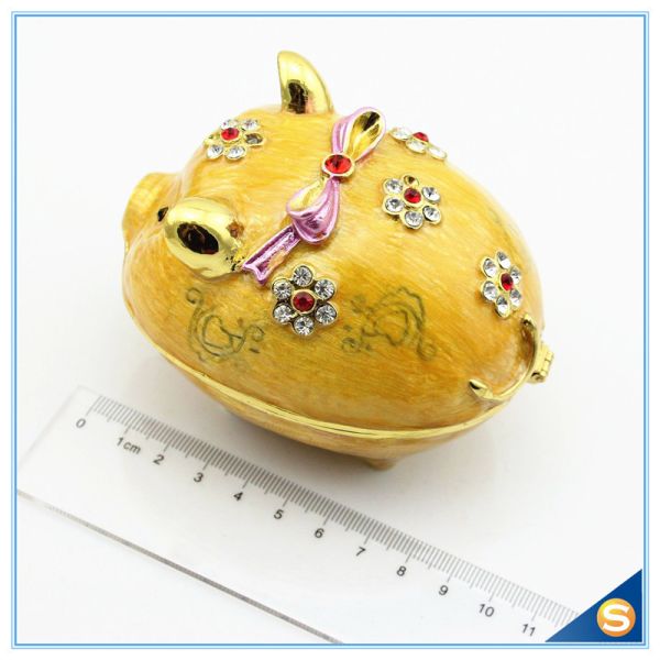 Lovely Crystal pig Shape Trinket box animal metal Trinket box with Flower Shape