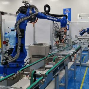 Yaskawa GP180-120 Robotic Arm With CNGBS Robot Quick Changer For Automated