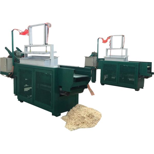 Automatic wood shaving machine for animal bedding / Hydraulic Vertical Metering