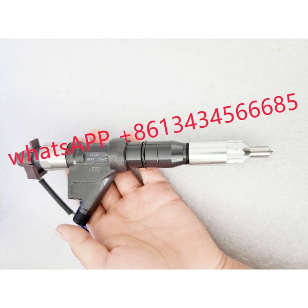 OEM Denso Diesel Fuel Injectors 295050-2580 295050-2730 23670-E0221