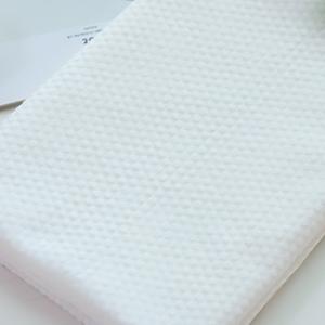 China Easy Carrying Hygienic White Disposable Gym Towel on sale
