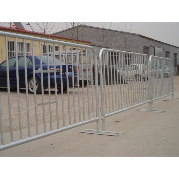Flat Steel Plate Design Crowd Control Barriers 1100mm x 2200mm OD 25mm x 2.0mm