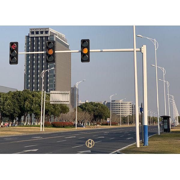Quality 8m Hot Dip Galvanized Traffic Signal Pole Wind Resistance wholesale