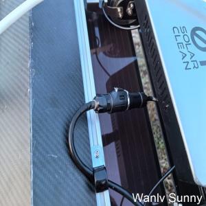 CE 24V Operating Voltage Automated Solar Panel Cleaning Robot