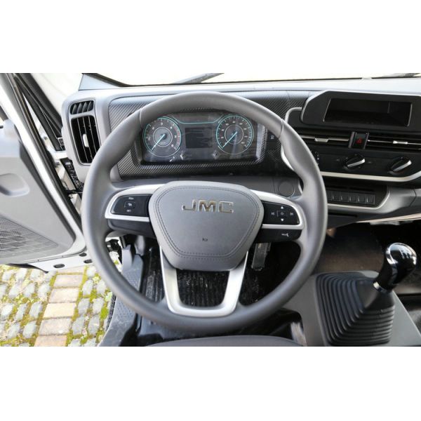 Cheaper Price Good Quality New Model JMC Van Truck for Sales