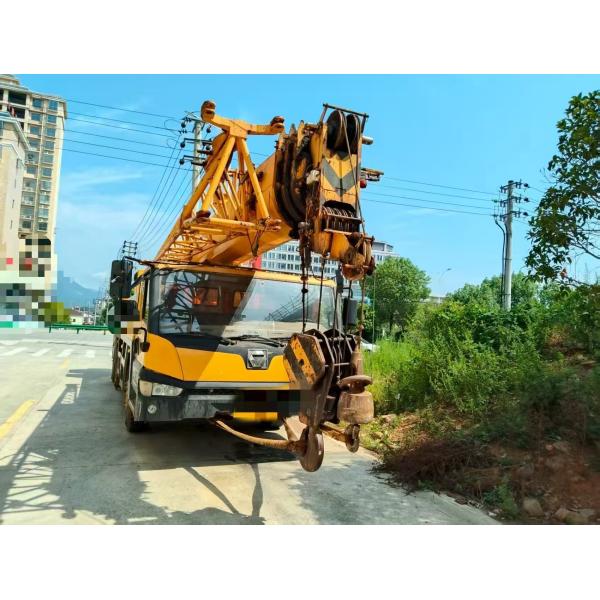 2014 XCMG Used Truck Crane with 25 Tons Capacity Hydraulic Four-Arm Straight Arm and 80km/h Speed