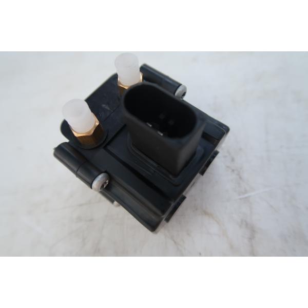 4722555610 F01 F02 BMW Air Suspension Valve Block / Air Ride Solenoid Valve