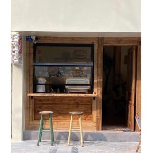 Cool Desert Climate Folding Window Reflecting Solar Radiation to Reduce Cooling