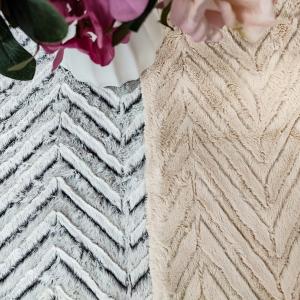 Brushed Faux Fur Fabric 100% Polyester Warp Knitted PV Fleece