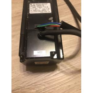Yaskawa SGME-04AF12 AC SERVO MOTOR 2.6A 400W 3000RPM 200V NEW