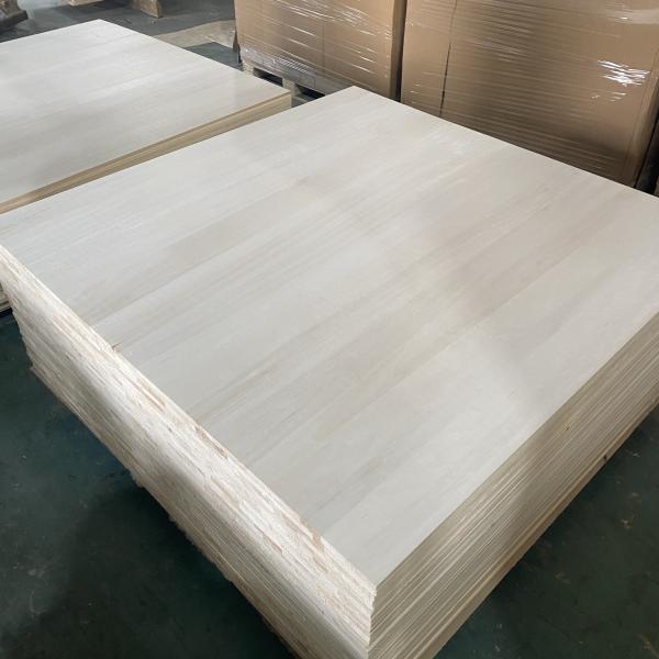 8%-12% Moisture Content Poplar Board Bleached Veneer Solid Board for Building