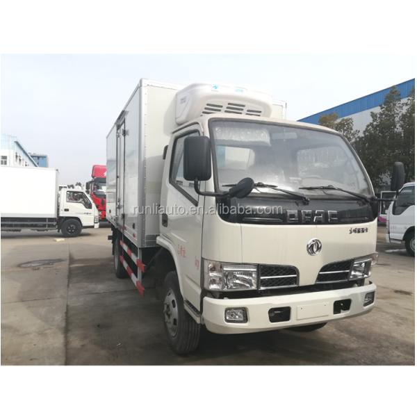 Dongfeng 4X2 5000 Kg Refrigerated Box Truck , Reefer Delivery Truck 99km/h Max Speed