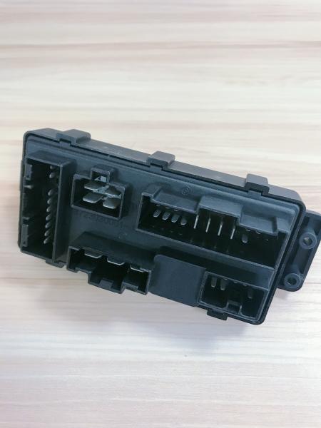 Quality Dustproof Auto Power Distribution Box Automotive Fuse Panels And Relay Blocks wholesale