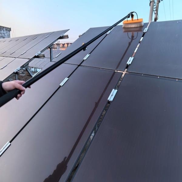Flexible Handle Solar Panel Cleaner with Manual Spray Brush Mobile Style CIF