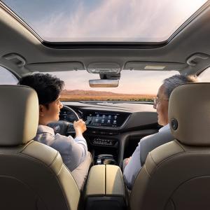 Speed Gas-Powered Buick Envision Luxury SUV 2024 Energy Vehicle with Ample Space