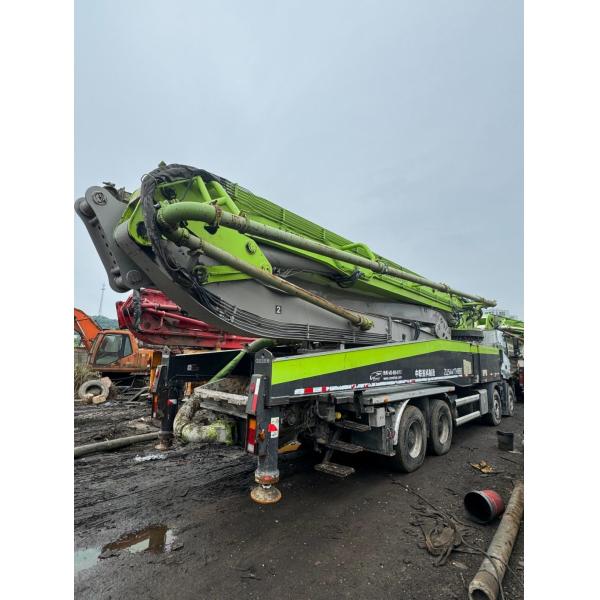 Zoomlion Concrete Pump Truck 56 Meters Using Mercedes-Benz Chassis for 20 Years