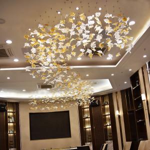 ODM Maple Leaf Chandelier Anti Glare Customized Pendant Lamp