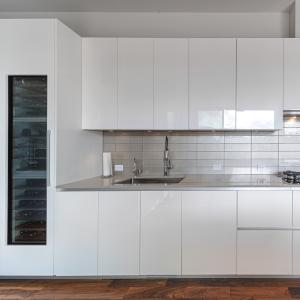 Custom High Gloss White Lacquer Kitchen Cabinet Set Modern Handless