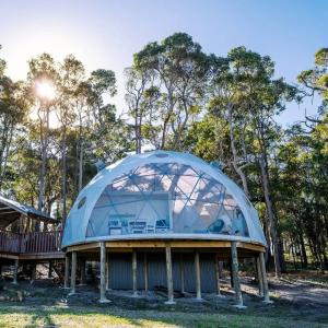 Custom Galvanized steel poles PVC glamping Geodesic Dome Tent House