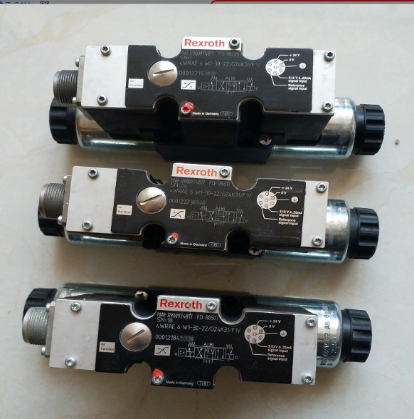China 4WRZ16E3-100-7X/6EG24N9K4/D3M
4WRZ16E3-150-7X/6EG24N9K4/D3M
4WRZ16E1-180-7X/6EG24N9EK4/M Original stock German made Rexroth proportional electro-hydraulic directional valve on sale