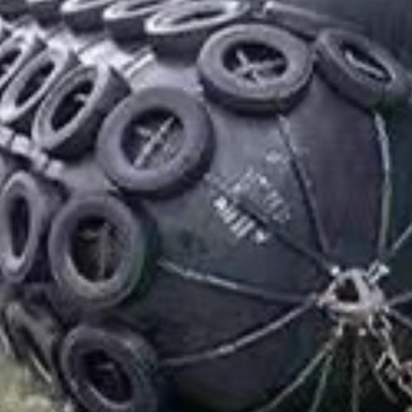 Quality Tensile Strength Yokohama Fender Cylindrical Shape Resistant to Extreme Temperatures wholesale