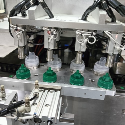 Laundry Detergent Cap Screwing Machine With High Performance Efficient Operation