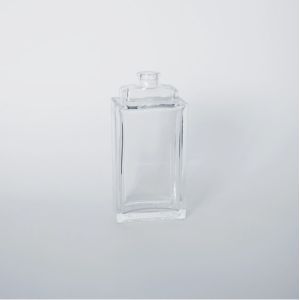 China Empty Glass Package Glass Perfume Bottle with Mist Sprayer Pump Bottle on sale