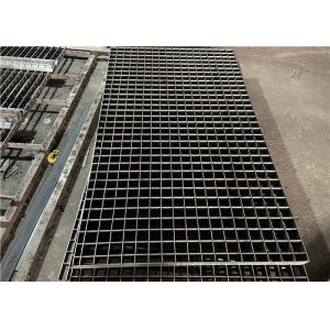 China Q235 Pressed 32*3mm Galvanized Steel Grating For Stair Treads / Walkway on sale