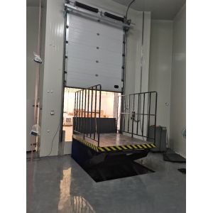 Hydraulic Dock Lift Scissor Platform 2000*3000mm 4500KG Payload On Warehouse