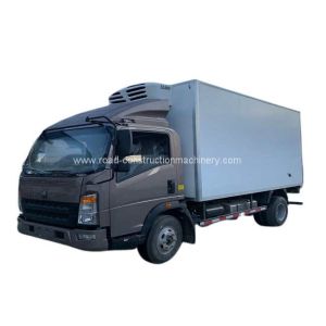 China SINOTRUK HOWO 141hp Refrigerated Freezer Truck Engine Cummins on sale