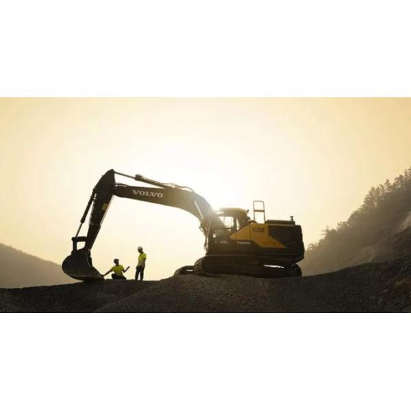 EC240 Volvo Excavators Second Hand Middle Size 1.2m3 Bucket Capacity Volvo D7D Engine