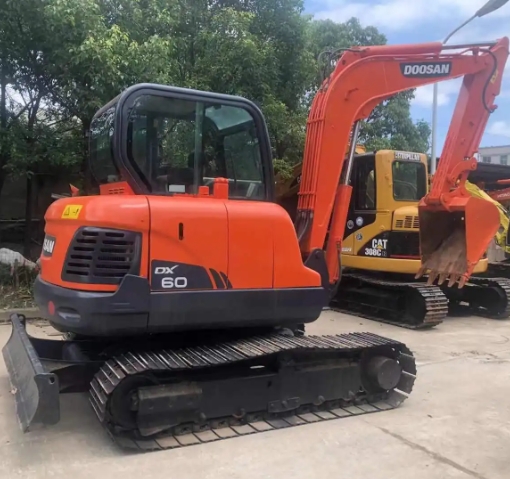 Doosan Excavators 6TON Dx60 Construction Track Excavator Original Less Working Hours