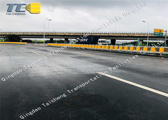 Polyurethane Roller Highway Crash Barrier Orange / Yellow Eco Friendly