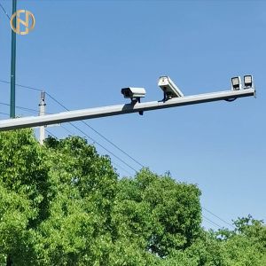 China Wind Resistant Steel CCTV Pole High Durability With ISO 9001 Certification on sale