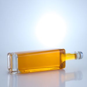 750ml Custom Shape Glass Spirits Bottle for Brandy Vodka Whisky Cork Top in