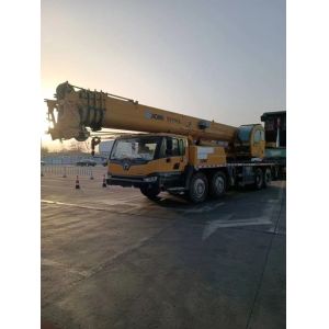 15 Years Xg 50 Tons Car Crane in Good Condition with Folding Design and