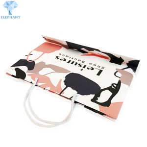 Eco Friendly CMYK Paper Shopping Bags With Handles Foil Stamping