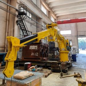 1.7T 8.3M Knuckle Boom Telescopic Marine Crane