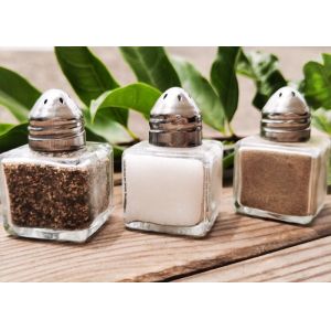 Small Shaker With Condiment Three-Piece Set For Boosting Dining Enjoyment