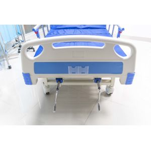 ISO 9001 2 Handles Manual Nursing Bed Detachable Head