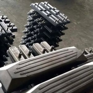 Bolt-On Rubber Pad MG230 MG250 MG300 MG350 MG450B MG350D MG400B MG400D MG450D