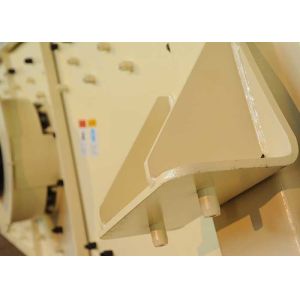 Welding Frame Vibrating Screen Machine 300TPH Self Centering Style NSK SKF