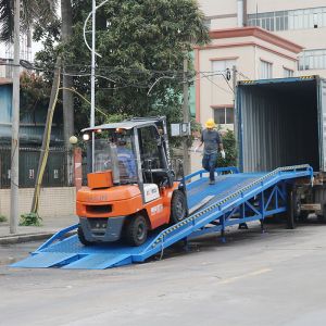 8T-20T Mobile Dock Ramp Portable Forklift Ramp With Non Slip Surface